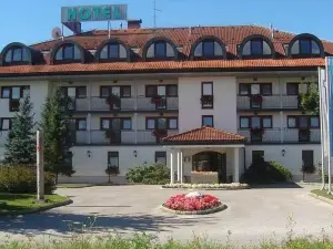 Hotel Kanu - Resort & Caravanning