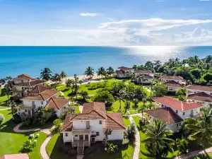 Hopkins Bay Resort