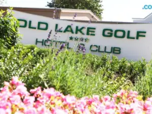 Old Lake Golf Hotel