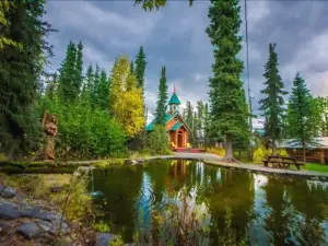 A Cabin by The Pond