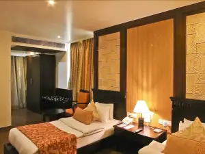 PINAKI HOTEL