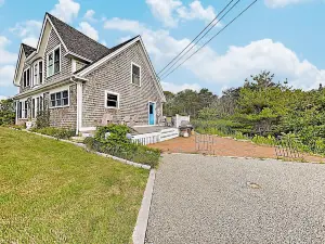 New Listing! Curtis House on The Cove 3 Bedroom Cottage
