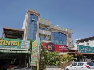OYO 39728 Hotel Surya