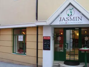 Jasmin Dog Friendly Pension with Shared Kitchen and Hearty Breakfast in the Center