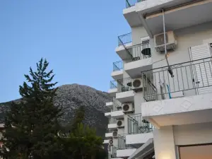 Seaside Apartments