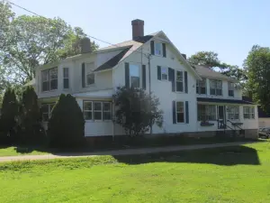 Burnbrae Farm & Paradise Inn