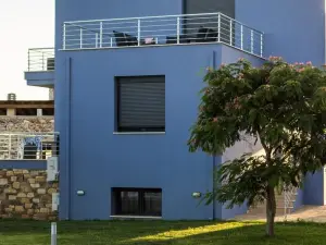 Blue Waves Luxury Suites by the Sea