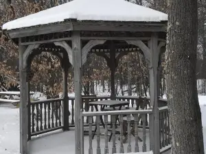 Roscoe Retreat