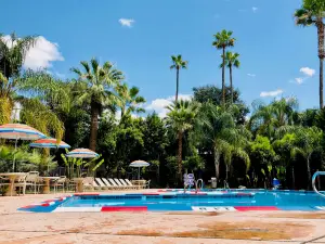 Hiltop Hotel