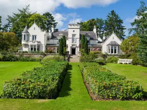 Douneside House
