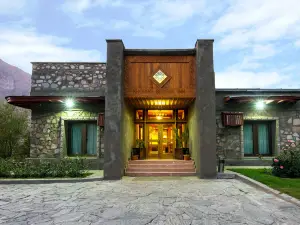 Отель Khorog Serena Inn