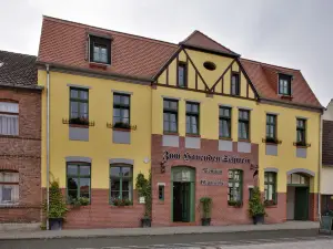 Gasthaus Und Pension "Zum Hauenden Schwein"