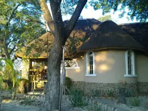 Mobola Lodge