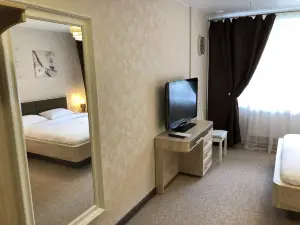 阿拉瓦訥酒店