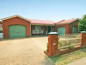 Hendersons Houses