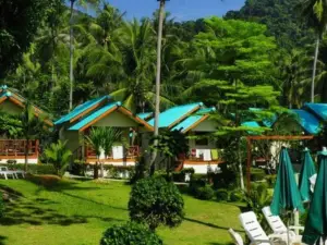 Green Cottage Beach Resort