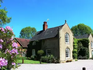 Old Rectory House & Bedrooms