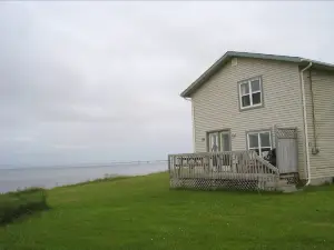 80 Oceanside Cottage