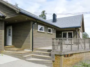 Doghouse