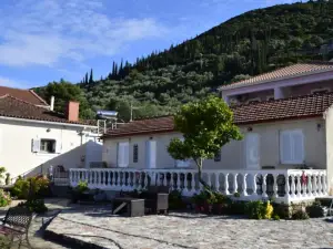 Elena Apartments Ithaca