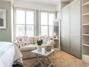 April House Weybridge - Boutique Guesthouse