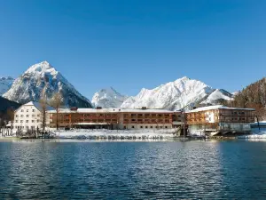 Aja Fürstenhaus am Achensee