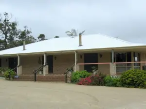 Rayanne Homestead