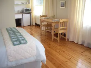 Dee's Bnb