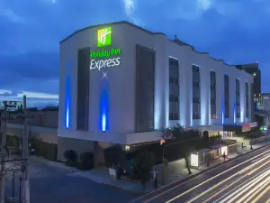 Holiday Inn Express Mexico- Toreo