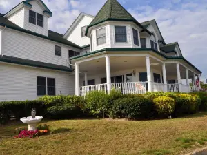 A Victorian on The Bay Bed and Breakfast