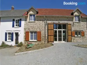 Eight-Bedroom Holiday Home in Saint Dizier Leyrenne