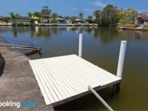 Lake House on Elouera - Linen Not Included