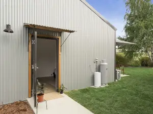 Loira Vines Hideaway