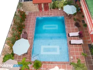 Windjammer International Cuisine & Comfort Inn