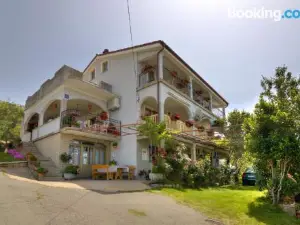 Josipa & Jelena Apartment