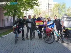 Lenin Street Hostel & Tours