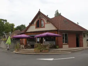 Holiday Home in St Honoré with Scenic Views