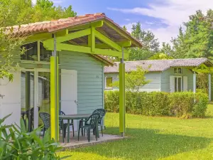 Detached Chalet with Dishwasher on the Banks of the Lot