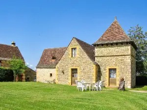 Maison de 2 Chambres Avec Piscine Partagee et Jardin Amenage a Beynac et Cazenac