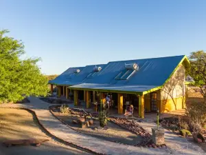 BuellsPort Naukluft Lodge & Farm