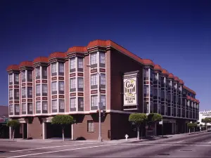 Cow Hollow Inn and Suites