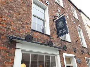 Ty Glyndwr Bunkhouse, Bar and Cafe