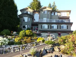Squamish Highlands Bed & Breakfast