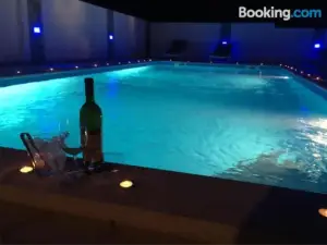 Apartments & Villa Tisno