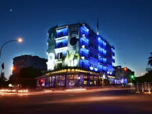 Rise Urban Art Hotel