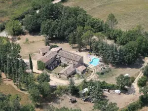 Le Relais Magique des Sorciers et Ses énigmes
