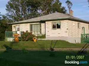 Domaine Joseph Ross Bed and Breakfast