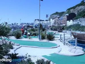 Stunning 2 Bed with Sea View in Hastings Old Town