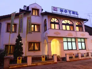 Garni Hotel Pbg