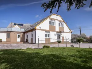 Granatalma Vendeghaz